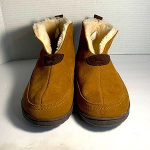 Dreamfoams NWOT suede boot men slippers